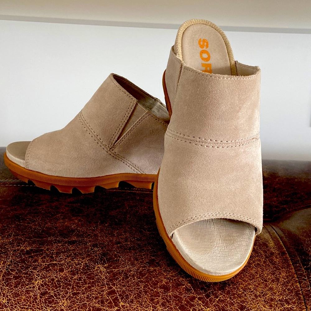 Sorel suede wedge